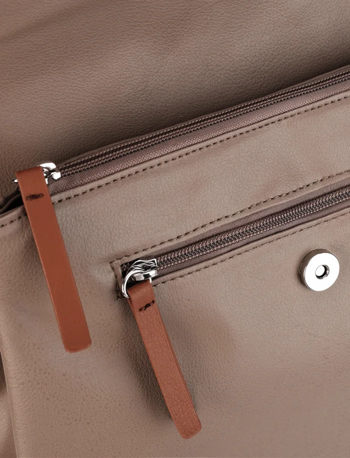 Joanna E Beige