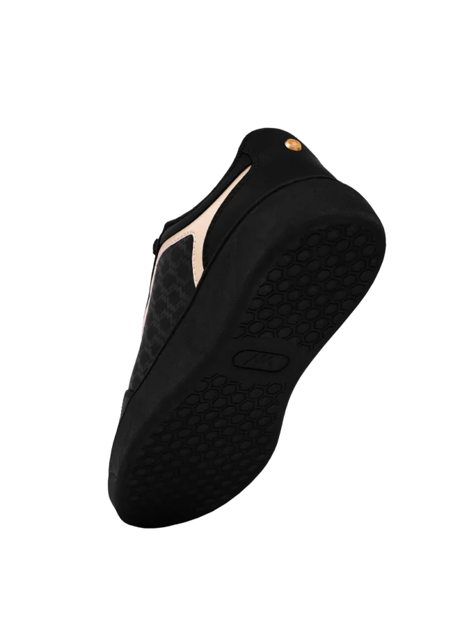 Aura Black - 38