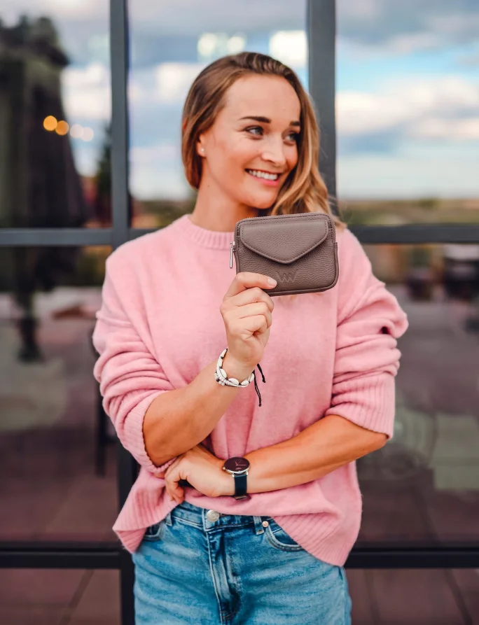 Mavi Brown
