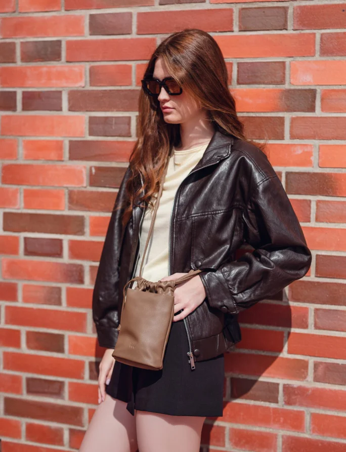 Veluna Brown