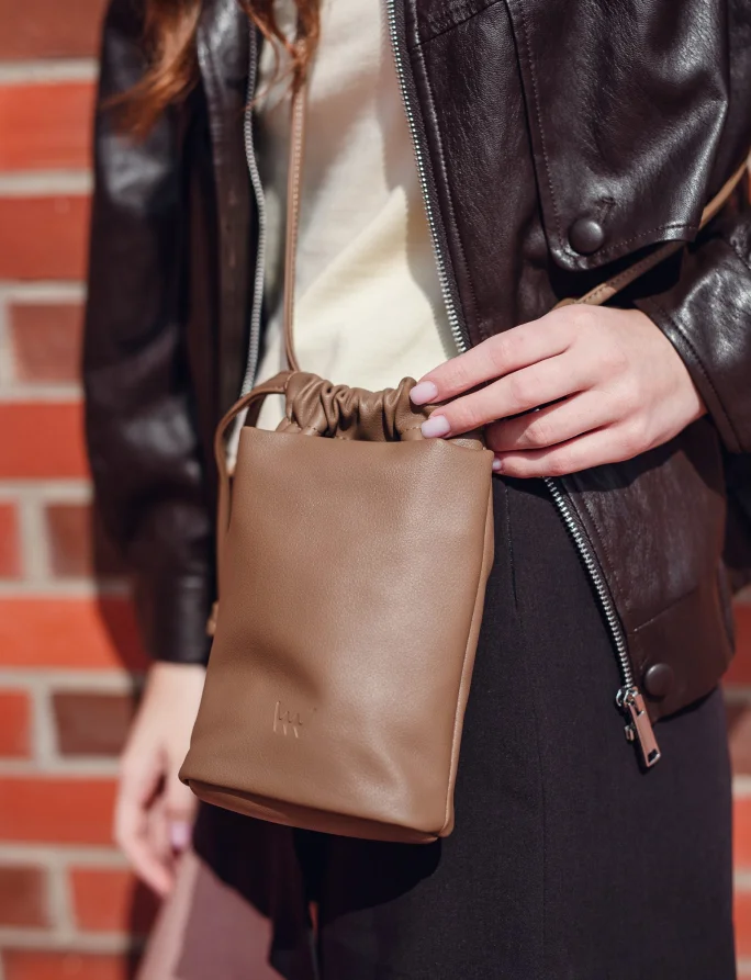 Veluna Brown
