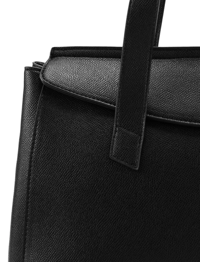 Savanah Doc Black