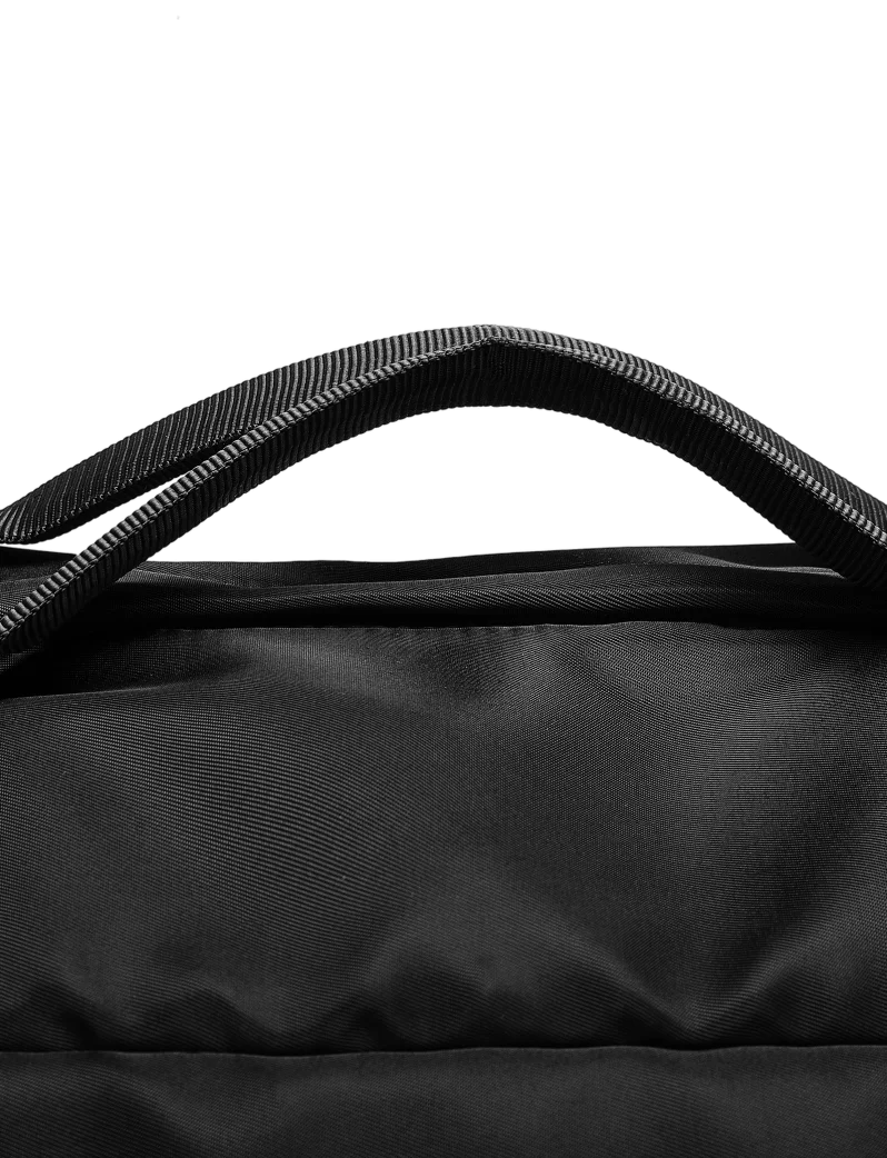 Zyro Black