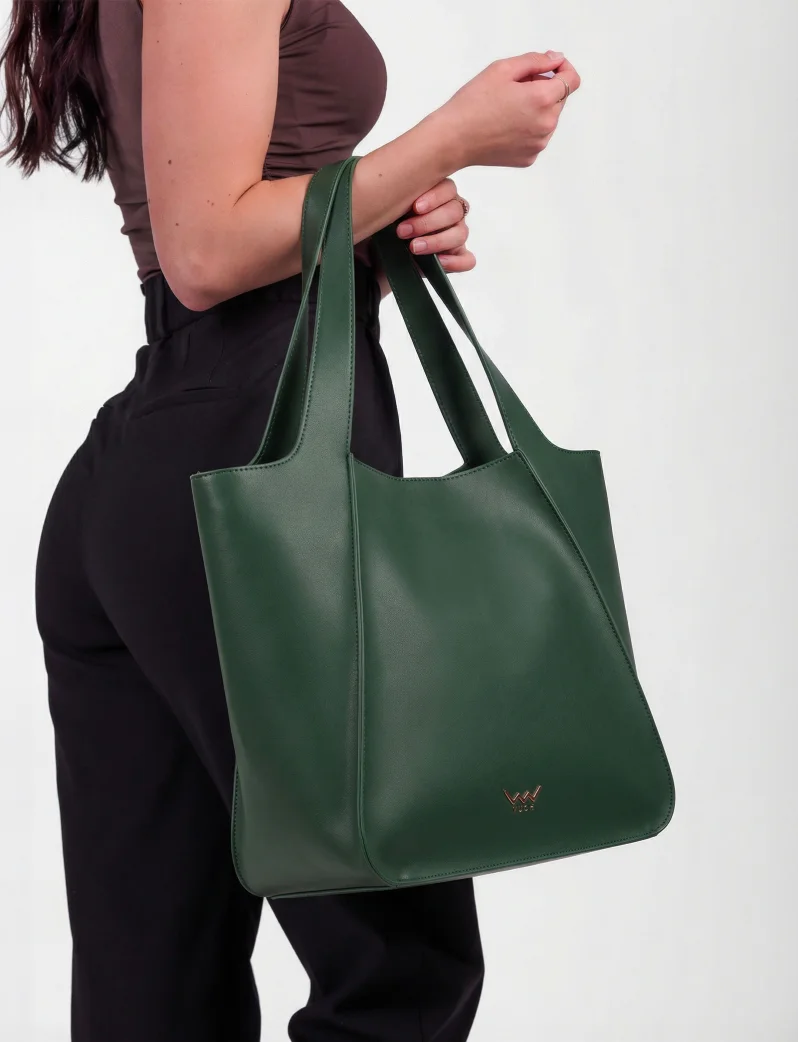 Calyste Green